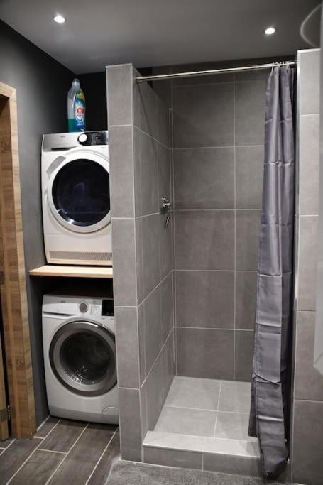 Logement In Wood Brugelette Buitenkant foto